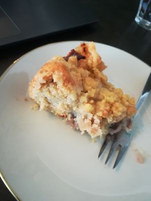 Pflaumen-Apfel-Streusel-Kuchen at Café GUTTUT in Dortmund