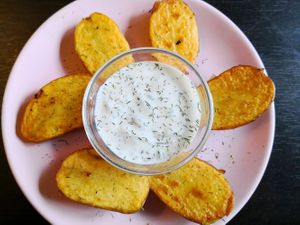 Kartoffeln mit Tzaziki at Café GUTTUT in Dortmund