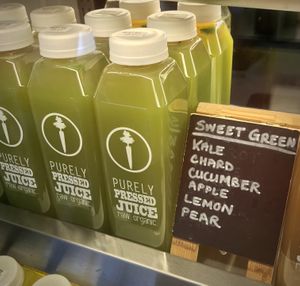 great fresh juice selection at Simply Pressed Juice in Granger
