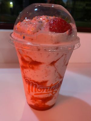 This is how they do a vegan strawb shake. 🙏  at Monty's Good Burger - Echo Park in Los Angeles