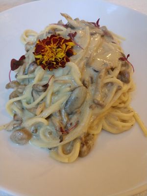 Sabores exóticos, apresentação caprichada at Confraria Gourmet in Sao Paulo