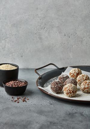 Power treat - peanut power balls & tahini power balls  at EATbyalex LAB in Zurich