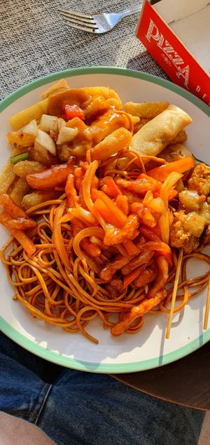 All on plate at Puti Vegan Cafe in Glasgow