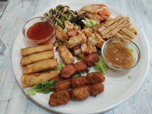 Starter platter at Puti Vegan Cafe in Glasgow