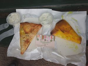 Vegan samosas at Sandwich 27 in Copenhagen