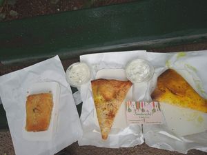 Vegan samosas and cake at Sandwich 27 in Copenhagen