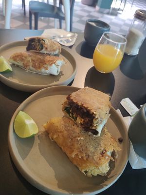 Burritos para el desayuno at VegCo Restaurante Vegano in Queretaro