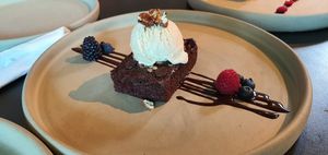 Brownie con helado   at VegCo Restaurante Vegano in Queretaro