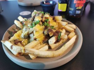 Uff papas con chili y queso at VegCo Restaurante Vegano in Queretaro