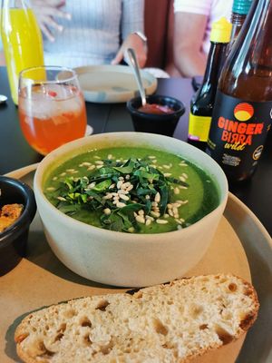 Sopa verde que tengo esperanza sólo falló ese día at VegCo Restaurante Vegano in Queretaro