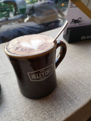 Kurkuma latte vegan at Alley Cat in Maastricht