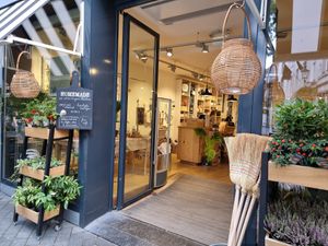 Entrance at Dille & Kamille Cafe in Maastricht