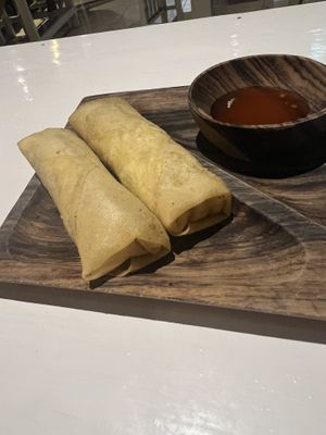 Spring rolls   at Papa Tarros in Lembongan