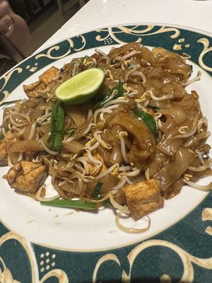 Pad Thai  at Papa Tarros in Lembongan