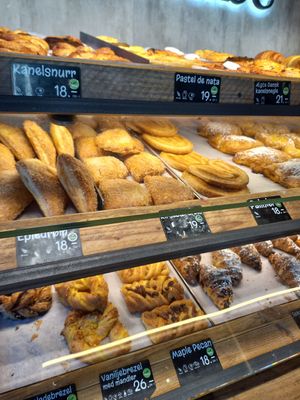 Many vegan options at Backstube - Universitetsgata in Oslo