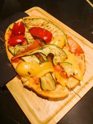 Vegetable Bruscetta, freshly made with no cheese by request but 🍅 paste instead at Cristallo in Sirmione