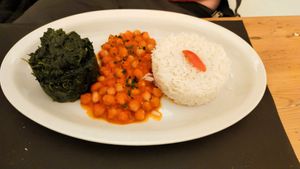 Riso basmati con ceci e verdure del giorno at Be Happy in Trieste