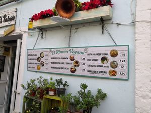 Opciones veganas (en carta hay más) at Vintage El Palmito in Cadiz