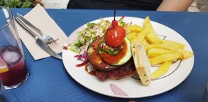 Beetroot burger at Vintage El Palmito in Cadiz