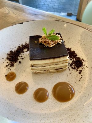 עוגת בסקביטים  at Khudari in Tel Aviv