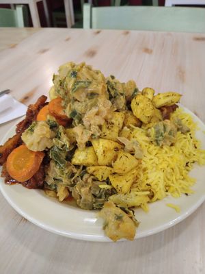Warm dishes at Kasvisravintola Brindavan & Bhajan Cafe in Helsinki