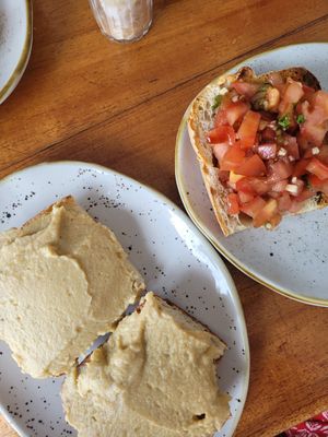 yummy tostadas, fresh flavour😊 at Cafe de la Mañana in Cartagena
