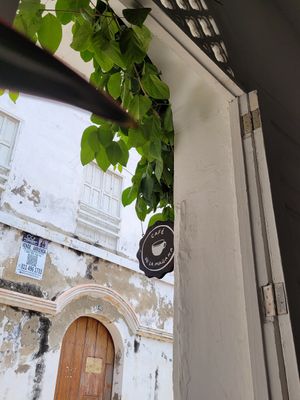 outside at Cafe de la Mañana in Cartagena