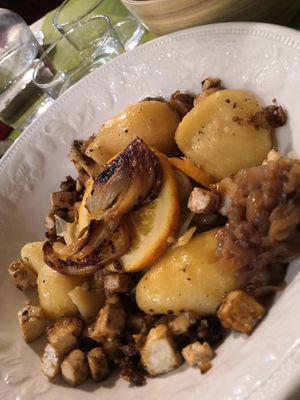 Menu of the day, main course at L'un Pour Tous in Condom