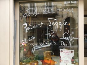 Close up of Front Window  at L'un Pour Tous in Condom