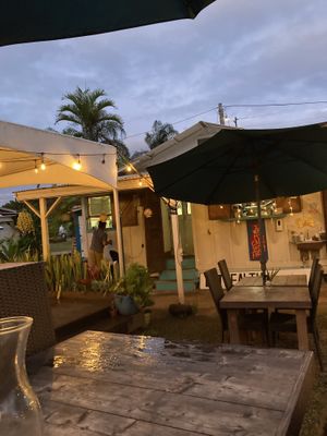 Outdoor dining  at Russell's by Eat Healthy Kauai in Wailua