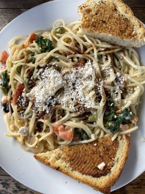 Vegetable Pasta at Russell's by Eat Healthy Kauai in Wailua