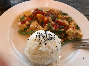 Thai style tofu at Russell's by Eat Healthy Kauai in Wailua