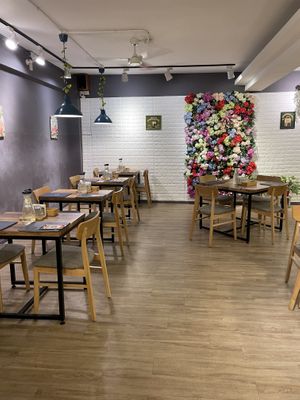 Downstairs seating  at Miss Shu Maan House 蔬漫小姐 - Shū Màn XiǎoJiě in Taipei