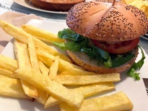 Vegan burguer at A Ribeira in Foz