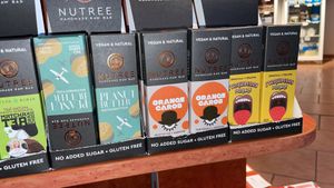 Vegan labeled bars, they are delicious at Weinhandlung Cava in Berlin