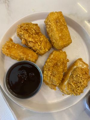 Tofu nuggets (1 already esten ;)) at Moonrise Comida Vegana in Guatemala City