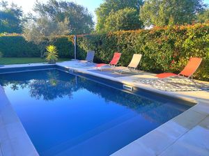 Piscine d'été en chambres d'hôtes at Les Jardins de la Meyne in Orange