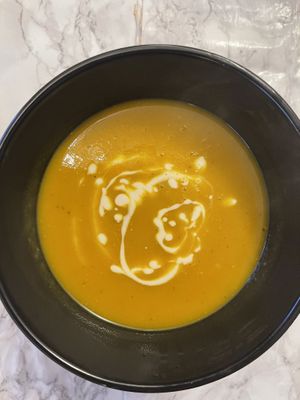 Hokkaido and garlic soup #Veganuary at De Levensboom in Hasselt