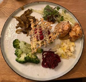 Hoofdgerecht met pompenkroketjes at De Levensboom in Hasselt