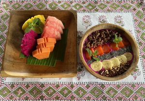Fresh fruit and smooth bowl for breakfast at BeingSattvaa in Ubud