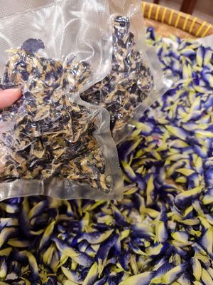 Dried and Fresh Blue Pea flowers at Coco Veggie Nonya Cuisine 椰素林 in Central Singapore