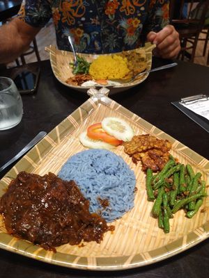 Lovely food presented beautifully  at Coco Veggie Nonya Cuisine 椰素林 in Central Singapore