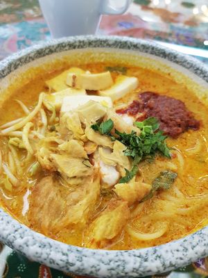Singapore Laksa at Coco Veggie Nonya Cuisine 椰素林 in Central Singapore