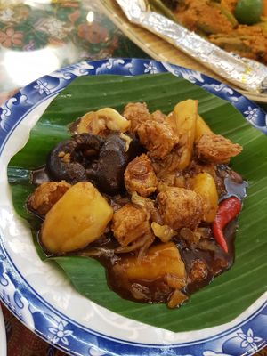 Special Nyonya Pongteh Veggie Chicken at Coco Veggie Nonya Cuisine 椰素林 in Central Singapore