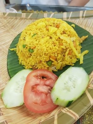 Pineapple rice at Coco Veggie Nonya Cuisine 椰素林 in Central Singapore