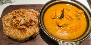 Asian curry with crispy roti at elemen 元素 - Paya Lebar Quarter in Central Singapore