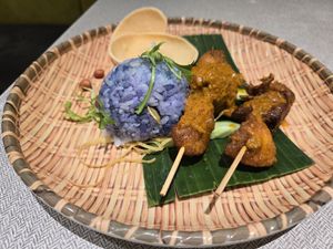  at elemen 元素 - Paya Lebar Quarter in Central Singapore