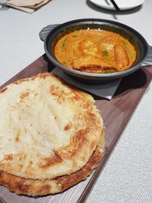 Asian curry crispy prata at elemen 元素 - Paya Lebar Quarter in Central Singapore