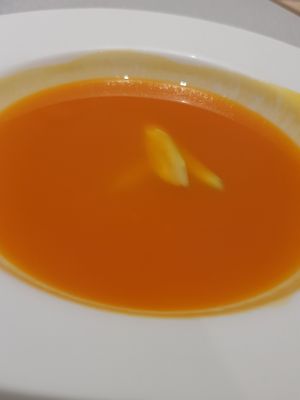 Carrot soup at elemen 元素 - Paya Lebar Quarter in Central Singapore