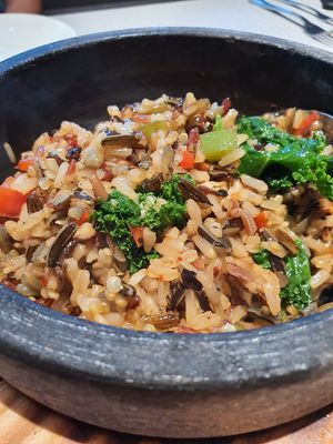 Quinoa sizzling brown rice at elemen 元素 - Paya Lebar Quarter in Central Singapore